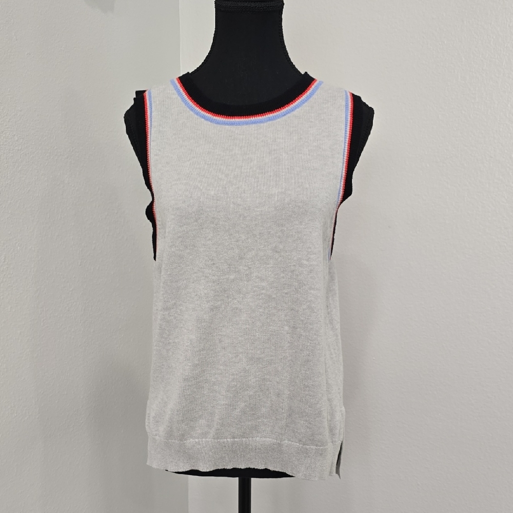 One Grey Day Light Gray Sleeveless Knit Tank Top Contrast Trim, Size S